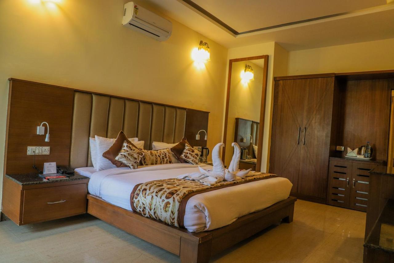 Excel Hotels And Resorts Bhīm Tāl Dış mekan fotoğraf