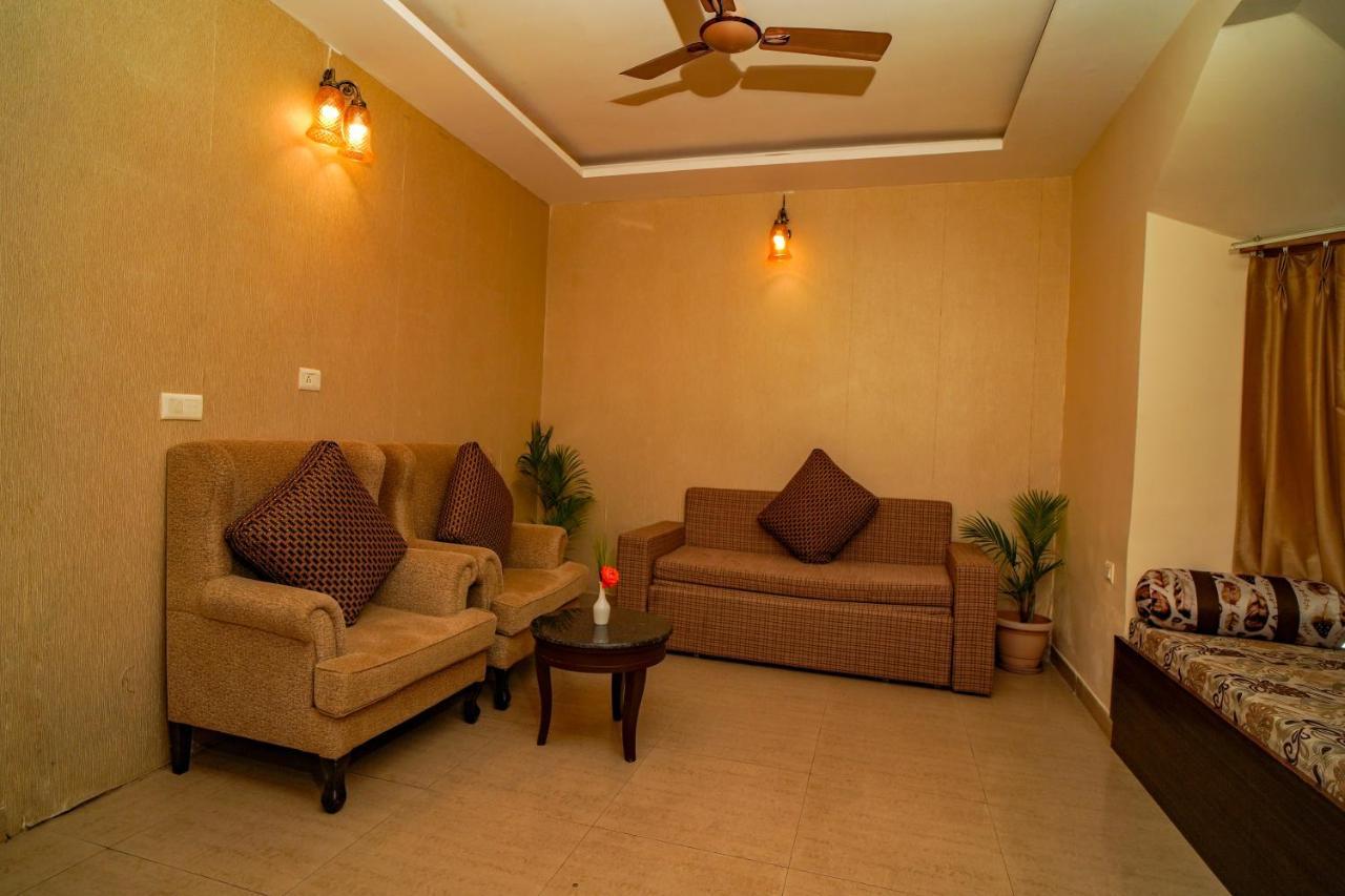 Excel Hotels And Resorts Bhīm Tāl Dış mekan fotoğraf
